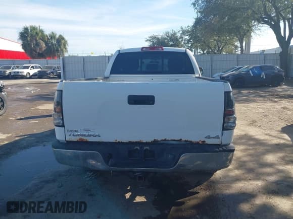 ✅ 2010 Toyota Tundra • VIN: 5TFUY5F17AX114822 • Lot: 43771752. Listed on IAAI with 139,022 mi. Free auction sales archive from the USA and detailed vehicle history report at DreamBid. Image 16.
