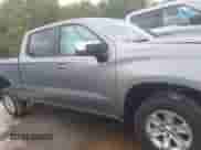 2026 Chevrolet Silverado 1500 LT z VIN 3GCUKDED5TG116874, wystawiony jako IAAI lot #43568713 z przebiegiem 1 845 mil mil oraz . Historia ofert i sprzedaży dostępna na DreamBid. Obrazek 14.