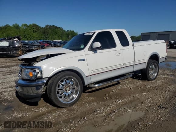 ✅ 1997 Ford F-150 XL • VIN: 1FTEX17L5VNC51677 • Lot: 52109775. Wystawiony na Copart z przebiegiem 285 473 mil. Bezpłatny archiwum sprzedaży aukcyjnych z USA i szczegółowy raport historii pojazdu na DreamBid. Zdjęcie 1.