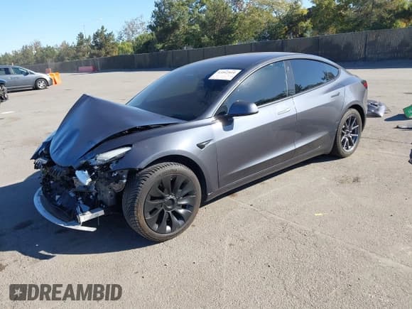 ✅ 2018 Tesla Model 3 Long Range Battery • VIN: 5YJ3E1EA4JF031566 • Lot: 43562810. Wystawiony na IAAI z przebiegiem 46 467 mil. Bezpłatny archiwum sprzedaży aukcyjnych z USA i szczegółowy raport historii pojazdu na DreamBid. Zdjęcie 18.