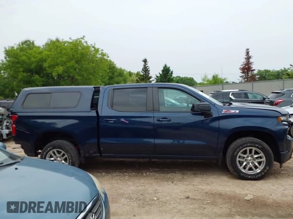 ✅ 2021 Chevrolet Silverado 1500 RST • VIN: 1GCUYEET1MZ355223 • Lot: 42389404. Wystawiony na IAAI z przebiegiem 78 843 mil. Bezpłatny archiwum sprzedaży aukcyjnych z USA i szczegółowy raport historii pojazdu na DreamBid. Zdjęcie 13.