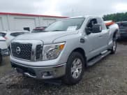✅ 2017 Nissan Titan SV • VIN: 1N6AA1C50HN562801 • Lot: 42702143. Wystawiony na IAAI z przebiegiem 90 233 mil. Bezpłatny archiwum sprzedaży aukcyjnych z USA i szczegółowy raport historii pojazdu na DreamBid. Zdjęcie 17.