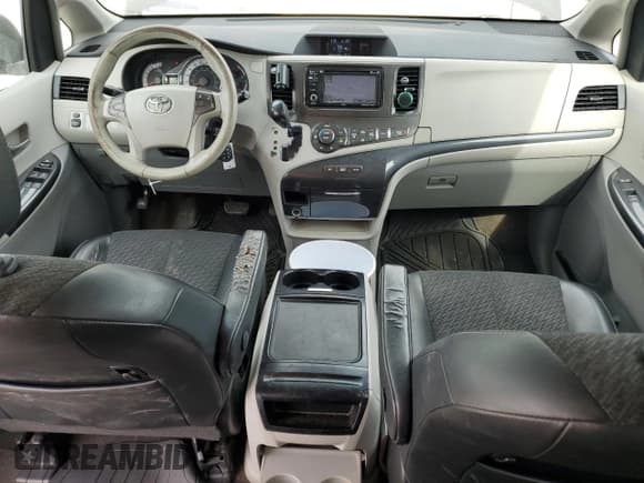 ✅ 2012 Toyota Sienna SE • VIN: 5TDXK3DC5CS255050 • Lot: 53136475. Wystawiony na Copart z przebiegiem 182 694 mil. Bezpłatny archiwum sprzedaży aukcyjnych z USA i szczegółowy raport historii pojazdu na DreamBid. Zdjęcie 8.