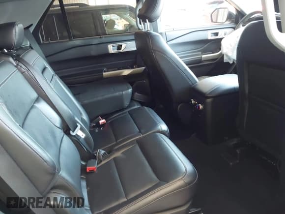 ✅ 2024 Ford Explorer Limited • VIN: 1FMSK7FH2RGA02745 • Lot: 42187491. Wystawiony na IAAI z przebiegiem 33 480 mil. Bezpłatny archiwum sprzedaży aukcyjnych z USA i szczegółowy raport historii pojazdu na DreamBid. Zdjęcie 8.