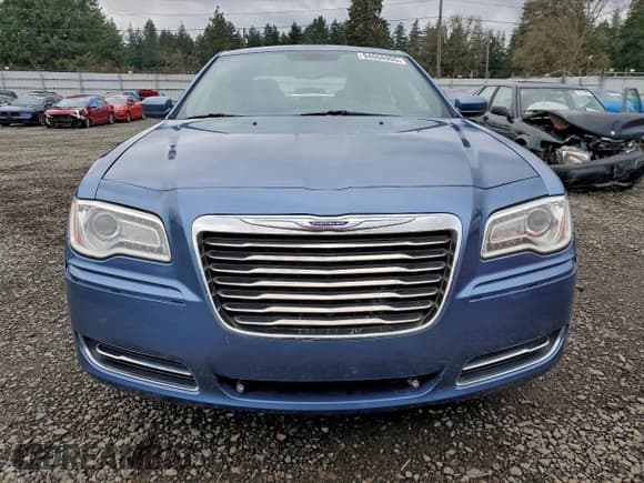 ✅ 2011 Chrysler 300 • VIN: 2C3CA4CG2BH554704 • Лот: 94666955. Опубликован ранее на Copart с пробегом 133 703 миль. Бесплатный доступ к архиву аукционных продаж из США и подробный отчёт об истории автомобиля на DreamBid. Изображение 5.