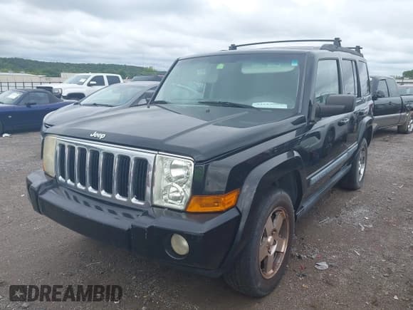 ✅ 2009 Jeep Commander Sport • VIN: 1J8HH48K29C542486 • Лот: 43113088. Опубликован ранее на IAAI с пробегом 11 миль. Бесплатный доступ к архиву аукционных продаж из США и подробный отчёт об истории автомобиля на DreamBid. Изображение 2.