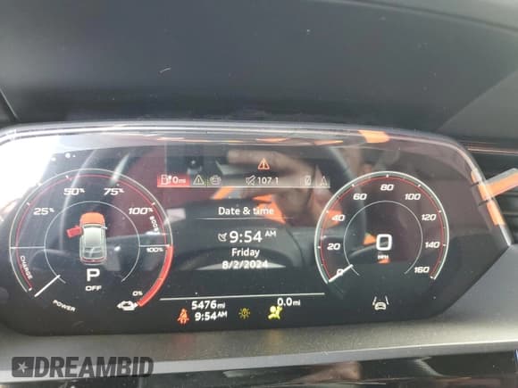 ✅ 2024 Audi SQ8 E-Tron • VIN: WA1BCBGE4RB055060 • Lot: 65226624. Wystawiony na Copart z przebiegiem 5 476 mil. Bezpłatny archiwum sprzedaży aukcyjnych z USA i szczegółowy raport historii pojazdu na DreamBid. Zdjęcie 9.