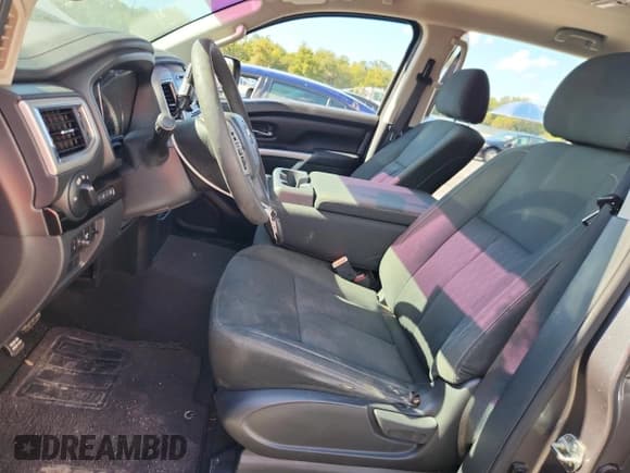 ✅ 2017 Nissan Titan SV • VIN: 1N6AA1EK7HN527143 • Lot: 91433075. Listed on Copart with 154,603 mi. Free auction sales archive from the USA and detailed vehicle history report at DreamBid. Image 7.