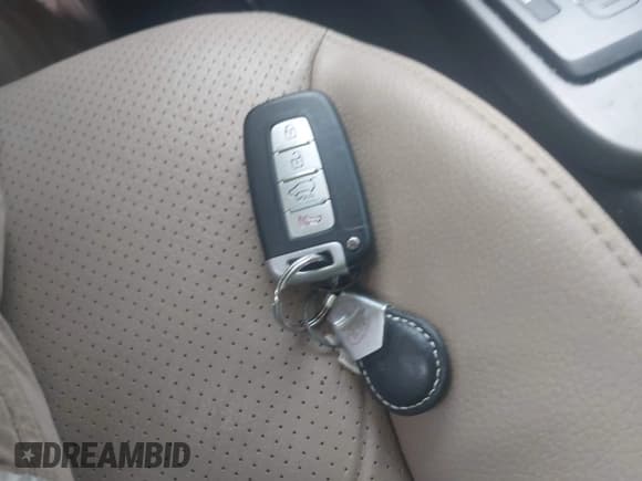 ✅ 2013 Kia Sorento EX • VIN: 5XYKU4A60DG328154 • Lot: 43637898. Listed on IAAI with 80,954 mi. Free auction sales archive from the USA and detailed vehicle history report at DreamBid. Image 11.