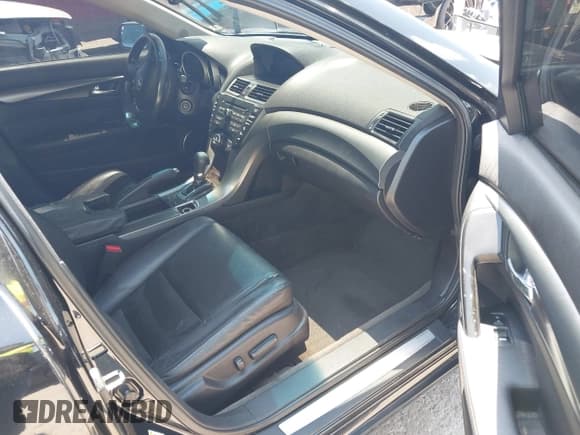 ✅ 2013 Acura TL • VIN: 19UUA8F24DA011476 • Lot: 42641680. Listed on IAAI with 165,717 mi. Free auction sales archive from the USA and detailed vehicle history report at DreamBid. Image 5.