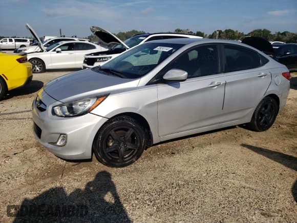 ✅ 2013 Hyundai Accent GLS • VIN: KMHCT4AE5DU317885 • Лот: 70924114. Опубликован ранее на Copart с пробегом 145 974 миль. Бесплатный доступ к архиву аукционных продаж из США и подробный отчёт об истории автомобиля на DreamBid. Изображение 1.