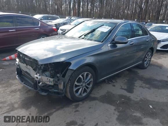 ✅ 2017 Mercedes-Benz C 300 • VIN: 55SWF4KB7HU190308 • Lot: 41138140. Wystawiony na IAAI z przebiegiem 71 732 mil. Bezpłatny archiwum sprzedaży aukcyjnych z USA i szczegółowy raport historii pojazdu na DreamBid. Zdjęcie 18.