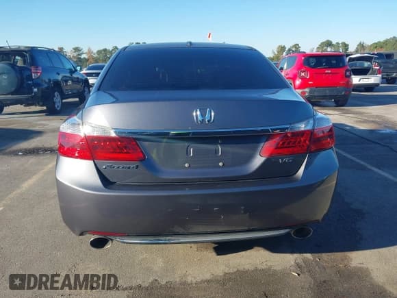 ✅ 2013 Honda Accord EX-L • VIN: 1HGCR3F82DA044665 • Lot: 43593598. Listed on IAAI with 184,021 mi. Free auction sales archive from the USA and detailed vehicle history report at DreamBid. Image 17.