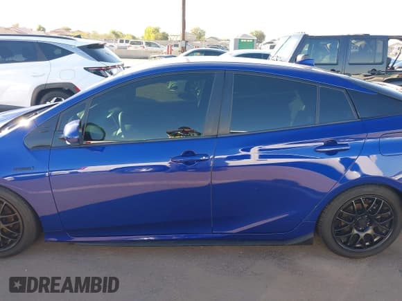 ✅ 2017 Toyota Prius Two • VIN: JTDKBRFU5H3053319 • Lot: 43868989. Listed on IAAI with 111,128 mi. Free auction sales archive from the USA and detailed vehicle history report at DreamBid. Image 14.