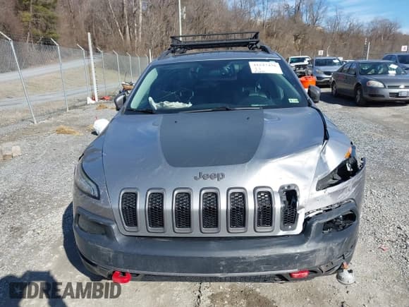 ✅ 2016 Jeep Cherokee Trailhawk • VIN: 1C4PJMBB6GW335837 • Lot: 41547478. Listed on IAAI with 236,483 mi. Free auction sales archive from the USA and detailed vehicle history report at DreamBid. Image 18.
