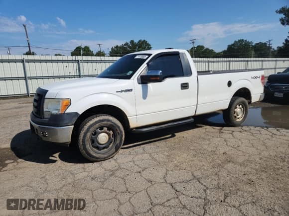 ✅ 2012 Ford F-150 XL • VIN: 1FTPF1EFXCKD38109 • Lot: 71618565. Listed on Copart with 225,068 mi. Free auction sales archive from the USA and detailed vehicle history report at DreamBid. Image 1.