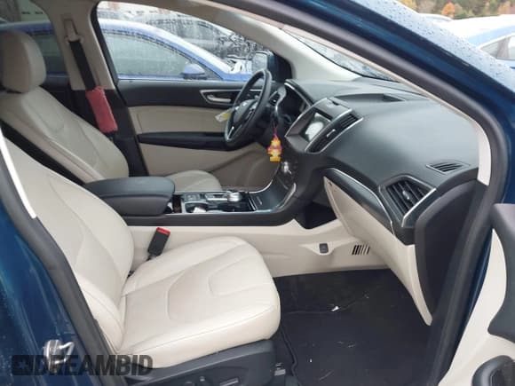 ✅ 2020 Ford Edge Titanium • VIN: 2FMPK4K91LBB13112 • Lot: 43557561. Wystawiony na IAAI z przebiegiem 75 074 mil. Bezpłatny archiwum sprzedaży aukcyjnych z USA i szczegółowy raport historii pojazdu na DreamBid. Zdjęcie 5.