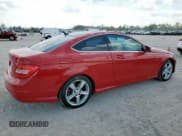 ✅ 2015 Mercedes-Benz C 250 • VIN: WDDGJ4HBXFG392130 • Lot: 84479325. Wystawiony na Copart z przebiegiem 113 683 mil. Bezpłatny archiwum sprzedaży aukcyjnych z USA i szczegółowy raport historii pojazdu na DreamBid. Zdjęcie 3.