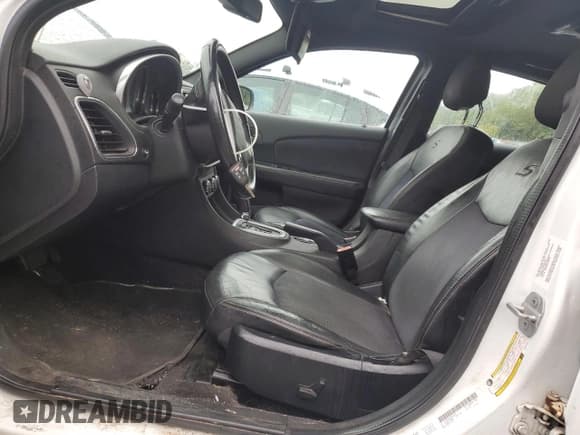 ✅ 2012 Chrysler 200 S • VIN: 1C3CCBHG6CN161319 • Лот: 71534165. Опубликован ранее на Copart с пробегом 129 280 миль. Бесплатный доступ к архиву аукционных продаж из США и подробный отчёт об истории автомобиля на DreamBid. Изображение 7.