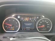 ✅ 2022 Chevrolet Silverado 2500HD High Country • VIN: 1GC4YREY8NF122025 • Lot: 92279435. Wystawiony na Copart z przebiegiem 17 312 mil. Bezpłatny archiwum sprzedaży aukcyjnych z USA i szczegółowy raport historii pojazdu na DreamBid. Zdjęcie 9.