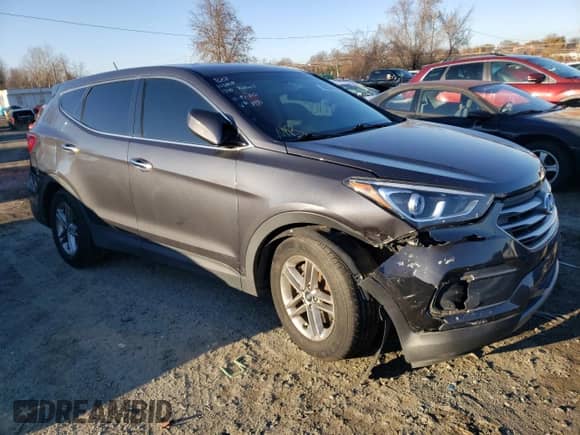 ✅ 2018 Hyundai Santa Fe 2.4L • VIN: 5XYZT3LB0JG521471 • Lot: 68947912. Wystawiony na Copart z przebiegiem 79 100 mil mil. Skorzystaj z bezpłatnego archiwum sprzedaży aukcyjnych z USA i zobacz szczegółowy raport historii pojazdu na DreamBid. Zdjęcie 4.