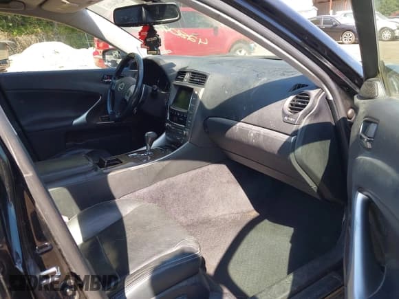 ✅ 2011 Lexus IS 250 • VIN: JTHCF5C26B5049035 • Lot: 42804063. Listed on IAAI with 246,361 mi. Free auction sales archive from the USA and detailed vehicle history report at DreamBid. Image 5.