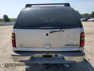✅ 2004 Chevrolet Suburban Z71 • VIN: 3GNFK16Z74G305505 • Lot: 68907834. Wystawiony na Copart z przebiegiem Nie podano. Bezpłatny archiwum sprzedaży aukcyjnych z USA i szczegółowy raport historii pojazdu na DreamBid. Zdjęcie 6.