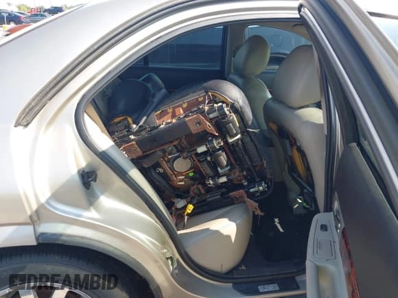 ✅ 2003 Lincoln LS • VIN: 1LNHM86S53Y665105 • Лот: 42947846. Опубликован ранее на IAAI с пробегом 154 509 миль. Бесплатный доступ к архиву аукционных продаж из США и подробный отчёт об истории автомобиля на DreamBid. Изображение 8.