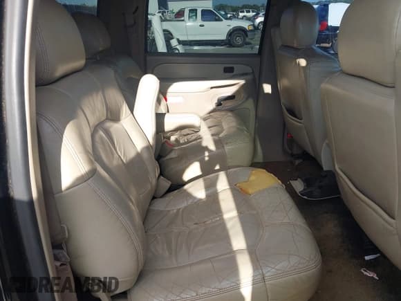 ✅ 2001 Chevrolet Suburban LS • VIN: 3GNFK16T31G259260 • Лот: 42525896. Опубликован ранее на IAAI с пробегом 272 052 миль. Бесплатный доступ к архиву аукционных продаж из США и подробный отчёт об истории автомобиля на DreamBid. Изображение 8.