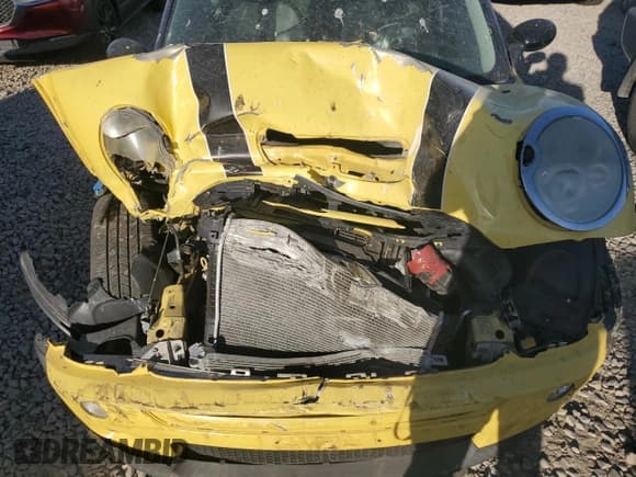 ✅ 2004 MINI Hardtop S • VIN: WMWRE33454TD77257 • Lot: 69972064. Listed on Copart with Not provided. Free auction sales archive from the USA and detailed vehicle history report at DreamBid. Image 11.