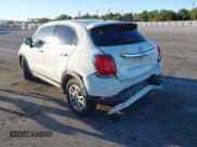 ✅ 2017 FIAT 500X Pop • VIN: ZFBCFXAB9HP611168 • Lot: 43653813. Wystawiony na IAAI z przebiegiem 76 824 mil. Bezpłatny archiwum sprzedaży aukcyjnych z USA i szczegółowy raport historii pojazdu na DreamBid. Zdjęcie 3.