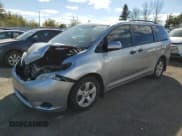 ✅ 2012 Toyota Sienna • VIN: 5TDZK3DC0CS233658 • Лот: 82116745. Опубликован ранее на Copart с пробегом 197 533 миль. Бесплатный доступ к архиву аукционных продаж из США и подробный отчёт об истории автомобиля на DreamBid. Изображение 1.