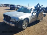 ✅ 2005 Chrysler 300 300 • VIN: 2C3JA43R45H143267 • Lot: 43537319. Wystawiony na IAAI z przebiegiem Nie podano. Bezpłatny archiwum sprzedaży aukcyjnych z USA i szczegółowy raport historii pojazdu na DreamBid. Zdjęcie 2.