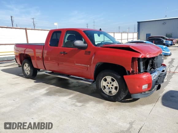 ✅ 2009 Chevrolet Silverado 1500 • VIN: 2GCEC290091114464 • Lot: 87248434. Wystawiony na Copart z przebiegiem 121 158 mil. Bezpłatny archiwum sprzedaży aukcyjnych z USA i szczegółowy raport historii pojazdu na DreamBid. Zdjęcie 4.