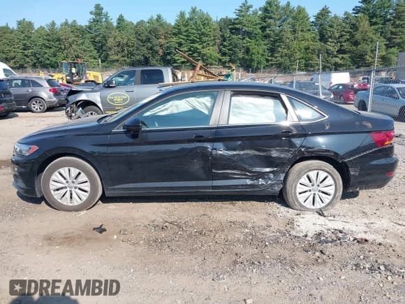 ✅ 2019 Volkswagen Jetta S • VIN: 3VWN57BU1KM014566 • Lot: 42800718. Listed on IAAI with 60,823 mi. Free auction sales archive from the USA and detailed vehicle history report at DreamBid. Image 14.