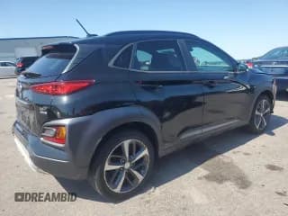 ✅ 2018 Hyundai Kona Limited • VIN: KM8K3CA57JU140158 • Лот: 61074564. Опубликован ранее на Copart с пробегом 59 154 миль. Бесплатный доступ к архиву аукционных продаж из США и подробный отчёт об истории автомобиля на DreamBid. Изображение 3.