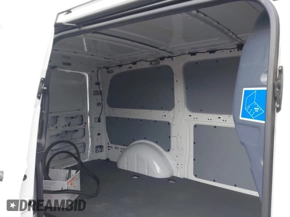 ✅ 2023 Mercedes-Benz Metris Cargo • VIN: W1YV0BEY9P4289474 • Lot: 43630250. Wystawiony na IAAI z przebiegiem 48 734 mil. Bezpłatny archiwum sprzedaży aukcyjnych z USA i szczegółowy raport historii pojazdu na DreamBid. Zdjęcie 8.