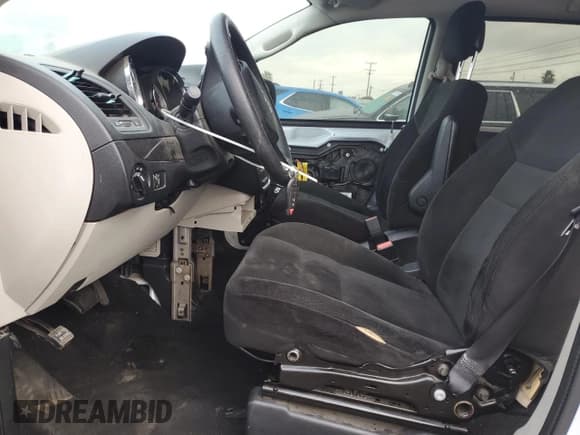 ✅ 2016 Dodge Grand Caravan American Value • VIN: 2C4RDGBG8GR220002 • Lot: 72027035. Wystawiony na Copart z przebiegiem 121 520 mil. Bezpłatny archiwum sprzedaży aukcyjnych z USA i szczegółowy raport historii pojazdu na DreamBid. Zdjęcie 7.