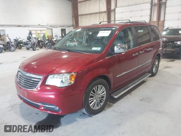 ✅ 2013 Chrysler Town & Country Touring L • VIN: 2C4RC1CG3DR541472 • Lot: 43383785. Listed on IAAI with 102,028 mi. Free auction sales archive from the USA and detailed vehicle history report at DreamBid. Image 17.
