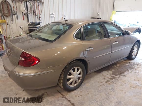 ✅ 2006 Buick LaCrosse CXL • VIN: 2G4WD582661229373 • Lot: 43656253. Listed on IAAI with 140,948 mi. Free auction sales archive from the USA and detailed vehicle history report at DreamBid. Image 4.