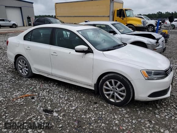 ✅ 2013 Volkswagen Jetta SE • VIN: 3VWDX7AJXDM373642 • Lot: 60229495. Wystawiony na Copart z przebiegiem 84 181 mil. Bezpłatny archiwum sprzedaży aukcyjnych z USA i szczegółowy raport historii pojazdu na DreamBid. Zdjęcie 4.