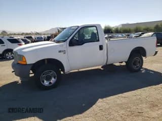 ✅ 2001 Ford F-250 XL • VIN: 1FTNF21L31EC98816 • Lot: 72825944. Wystawiony na Copart z przebiegiem 145 083 mil. Bezpłatny archiwum sprzedaży aukcyjnych z USA i szczegółowy raport historii pojazdu na DreamBid. Zdjęcie 1.
