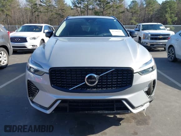 ✅ 2025 Volvo XC60 Core • VIN: YV4M12RJ4S1186223 • Lot: 43798163. Listed on IAAI with 13,548 mi. Free auction sales archive from the USA and detailed vehicle history report at DreamBid. Image 12.