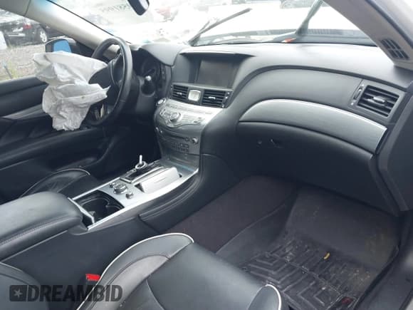 ✅ 2016 Infiniti Q70 • VIN: JN1BY1AR3GM270723 • Lot: 40029163. Wystawiony na IAAI z przebiegiem 80 411 mil. Bezpłatny archiwum sprzedaży aukcyjnych z USA i szczegółowy raport historii pojazdu na DreamBid. Zdjęcie 5.