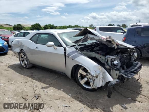 2009 Dodge Challenger R/T z VIN 2B3LJ54T09H509785, wystawiony jako Copart lot #66472714 z przebiegiem 86 756 mil mil oraz Szkoda całkowita • Salvage title. Historia ofert i sprzedaży dostępna na DreamBid. Obrazek 4.