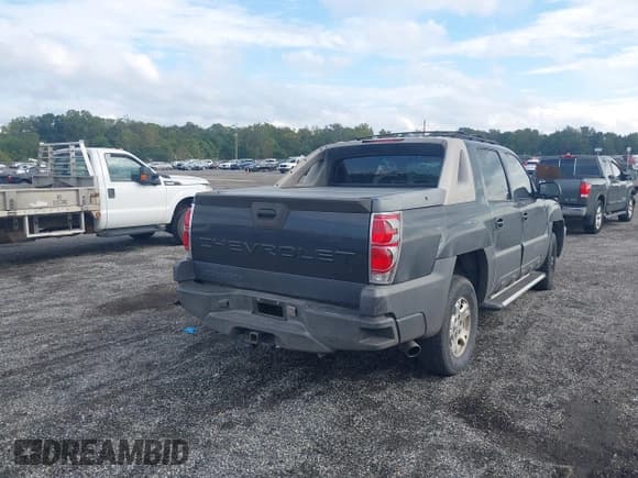 ✅ 2003 Chevrolet Avalanche • VIN: 3GNEC13T23G140969 • Лот: 43279991. Опубликован ранее на IAAI с пробегом 148 986 миль. Бесплатный доступ к архиву аукционных продаж из США и подробный отчёт об истории автомобиля на DreamBid. Изображение 4.