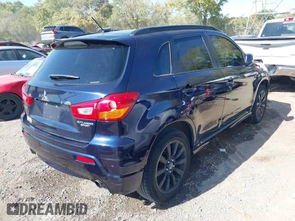 2011 Mitsubishi Outlander SE с VIN JA4AR4AUXBZ021904, выставлен на аукционе IAAI как лот 43427958 с пробегом 212 040 миль миль и . История ставок и продаж доступна на DreamBid. Изображение 4.