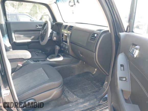 ✅ 2009 Hummer H3 SUV • VIN: 5GTEN13E798141983 • Lot: 43721941. Wystawiony na IAAI z przebiegiem 162 239 mil. Bezpłatny archiwum sprzedaży aukcyjnych z USA i szczegółowy raport historii pojazdu na DreamBid. Zdjęcie 5.