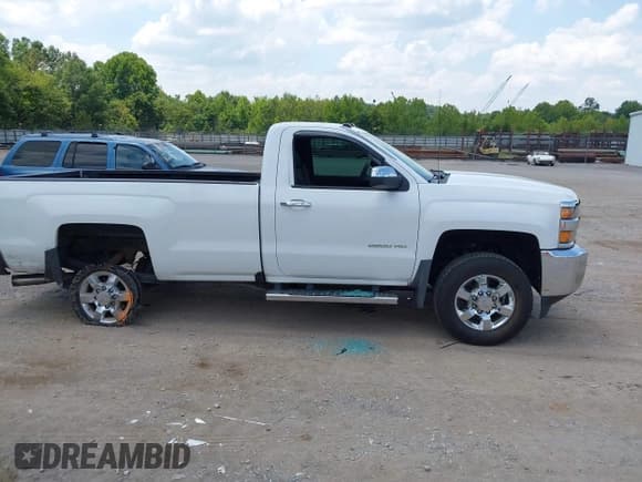 ✅ 2016 Chevrolet Silverado 2500HD Work Truck • VIN: 1GC0CUEG9GZ407387 • Lot: 42822609. Wystawiony na IAAI z przebiegiem 111 222 mil. Bezpłatny archiwum sprzedaży aukcyjnych z USA i szczegółowy raport historii pojazdu na DreamBid. Zdjęcie 13.