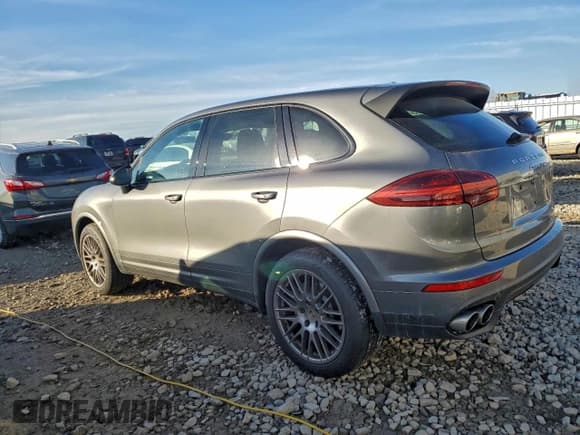 ✅ 2016 Porsche Cayenne S • VIN: WP1AB2A27GLA95643 • Lot: 93817755. Listed on Copart with 157,667 mi. Free auction sales archive from the USA and detailed vehicle history report at DreamBid. Image 2.